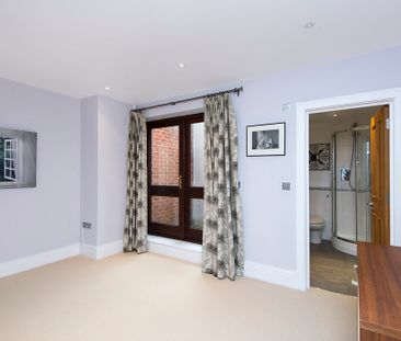 Cottenham Park Road, SW20, London - Photo 4