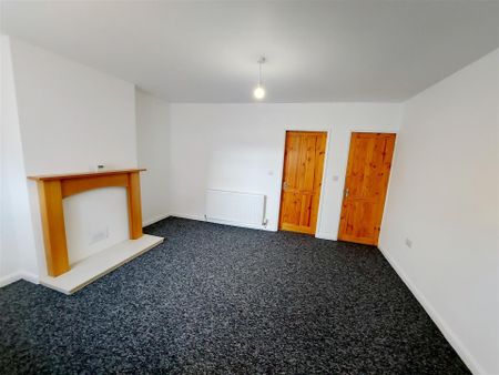 2 bedroom Terraced House to rent - Photo 3