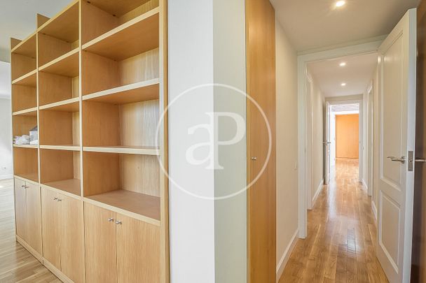 House for Rent in Pedralbes - Photo 1