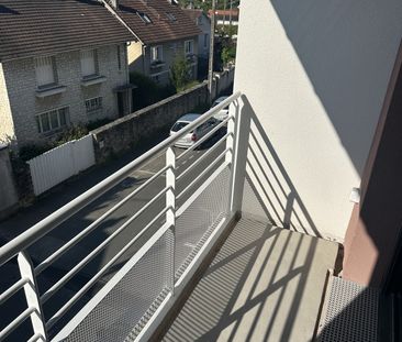 Location Appartement 3 pièces 64m² VAUX LE PENIL 77000 - Photo 4