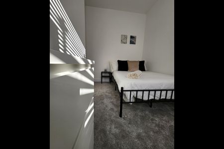 Room in a Shared House, Bath Road, BS4 - Photo 2