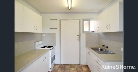 Conveniently located 2-Bedroom Unit in West Gladstone - Photo 4