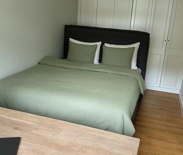 Wunderschöne Altbau-Wohnung mit Terrasse +Garten - Photo 1