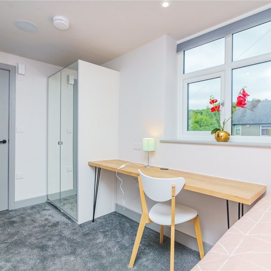 30 Malvern Road, Huddersfield, HD4 - Photo 1