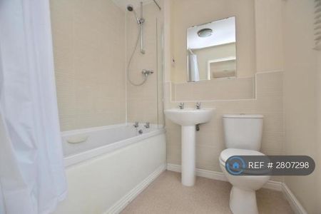 2 bedroom semi-detached house to rent - Photo 5