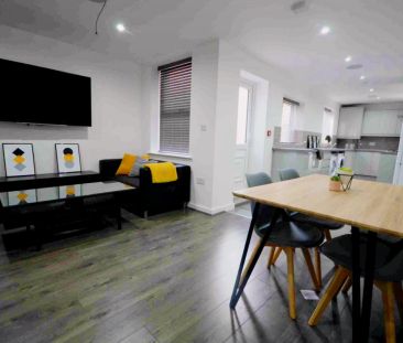 6 Beds 6 Baths - Photo 2