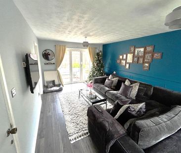 Chamberlain Road, Chippenham, SN14 - Photo 2