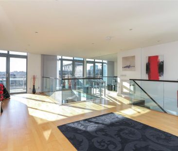 2 bedroom penthouse to rent - Photo 4