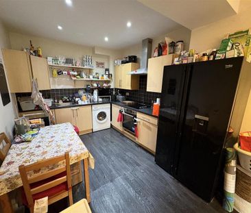 2 bedroom ground floor flat to rent - Photo 6
