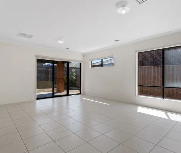 “Convenience Meets Comfort: Your Ideal Family Retreat!” - Photo 2