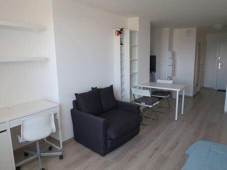 À LOUER ! Agréable studio meublé idéalement situé entre le Lycée Kléber et la Place d'Haguenau à Strasbourg - Photo 2