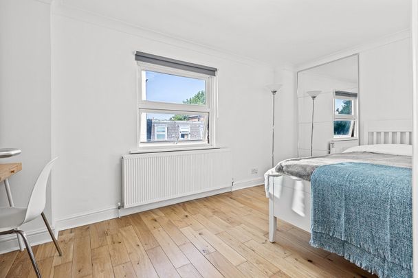 Room in a Shared Flat, West Hill, SW18 - Photo 1