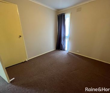 2/45 Staughton Street, Melton South, VIC 3338 - Photo 4