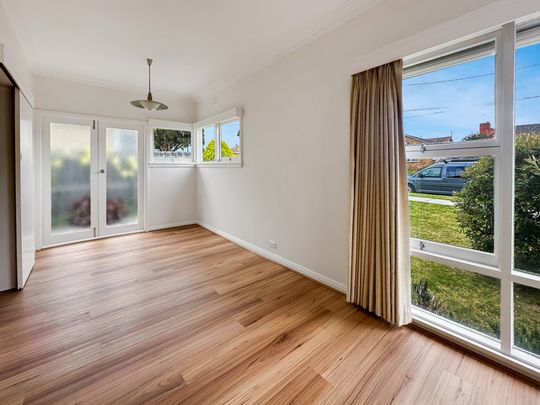 21 Lloyd Street, Belmont - Photo 1