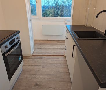 2 Bed Flat, Meadow Close, SE6 - Photo 5