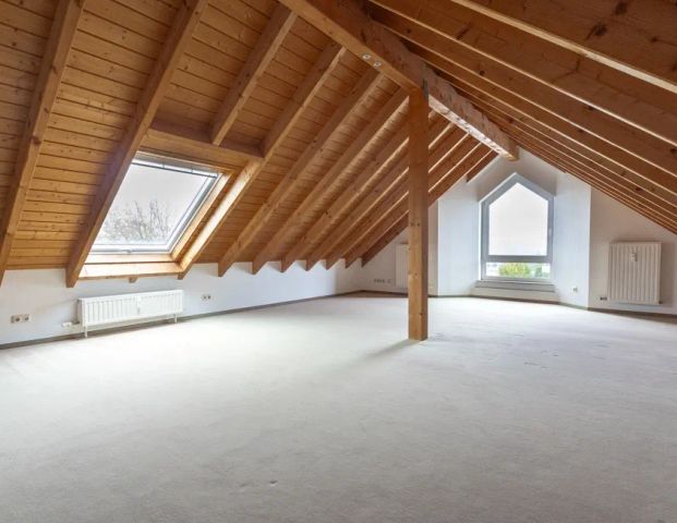 Schöne ca. 134,9 m² große 3-Zimmer-Maisonettewohnung mit Dachatelier und Westloggia in Garenfeld! - Photo 1