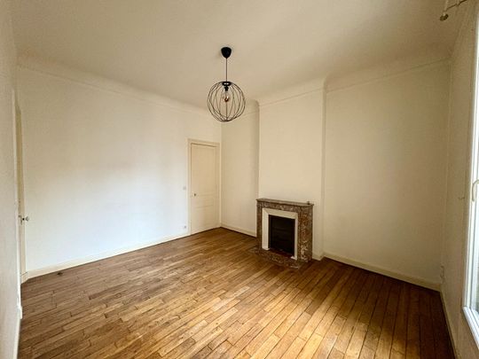 Appartement à louer - REIMS- PROCHE PLACE ROYALE - CENTRE - Photo 1