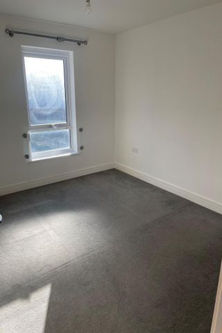 3 bedroom end of terrace house to rent - Photo 2