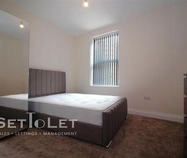 4 bedroom terraced house to rent - Photo 3