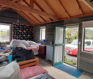 Warm wood cabin overlooking Oceans beach area - Photo 6