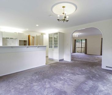 Prime location on Victoria Ave - Photo 6