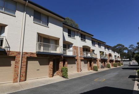 BEAUTIFULLY PRESENTED TOWNHOUSE IN PRIME CURRUMBIN LOCATION! - Photo 4