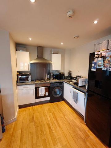 2 bedroom flat to rent - Photo 5