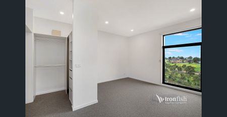 4-Bedroom Townhouse in Great Location - Photo 3