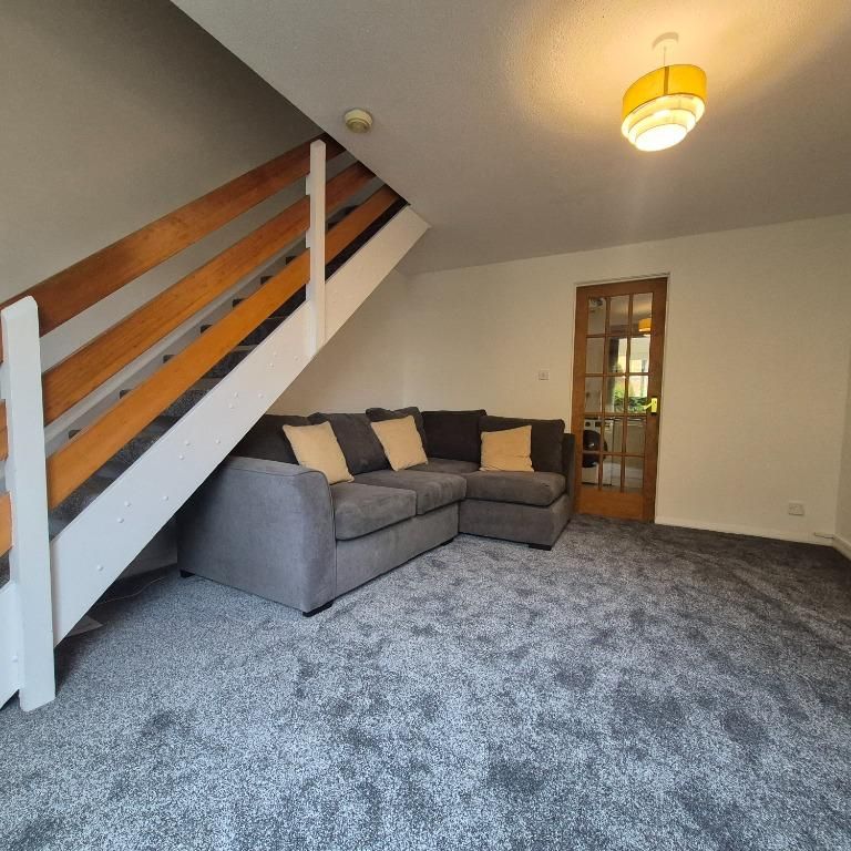 2 bedroom terraced house to rent - Photo 1