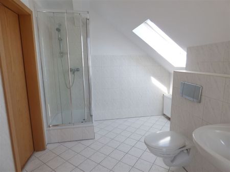 Ideal für Singles, junge Paare! Tolle 2-Raum Whg im DG. Bad m. Fenster, Wanne und Dusche! - Photo 5