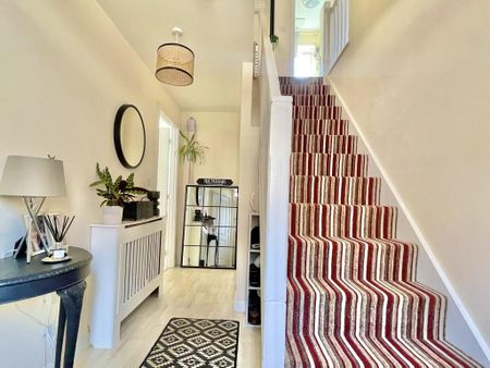 4 bedroom link detached house to rent - Photo 5