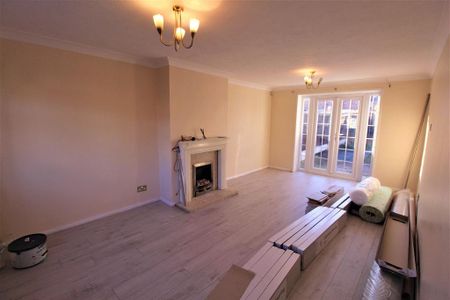 3 bedroom terraced house to rent - Photo 3