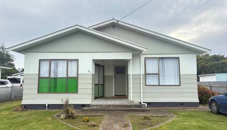 Character family home in Aramoho - Photo 5