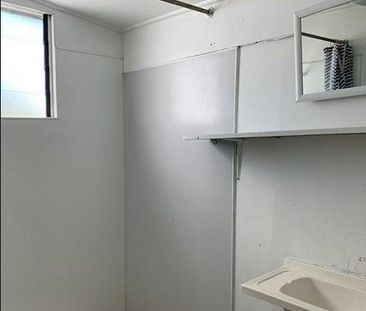 CLOSE TO THE CITY - Photo 2