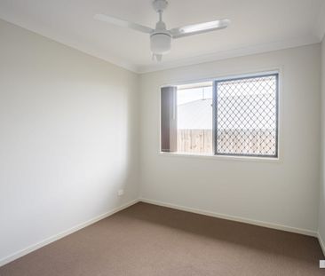 Perfect Karalee Home on a Quiet Street! - Photo 3