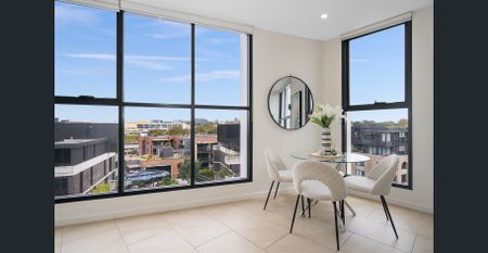 Top Floor Entry To Designer Living - Photo 5