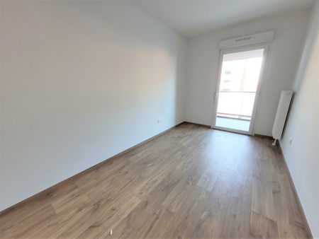 Location Appartement 3 pièces 65m² MARQUETTE LEZ LILLE 59520 - Photo 2