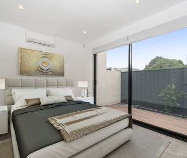 2/111 Chadstone Road, Malvern East VIC 3145 - Townhouse For Rent | ... - Photo 2