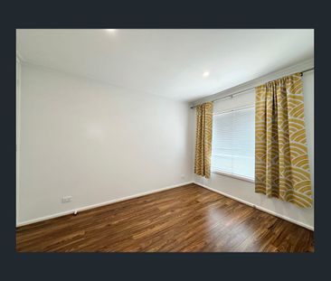 Inner City Living in Comfort - Photo 5