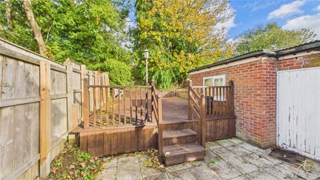 3 bedroom semi-detached house to rent - Photo 4