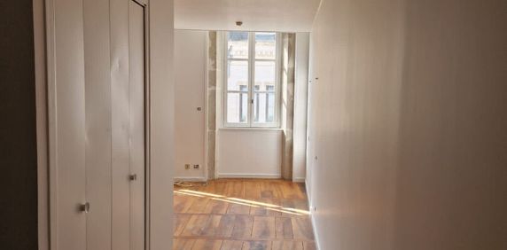 A LOUER - BELLEY STUDIO 2E ETAGE , Belley - Photo 2