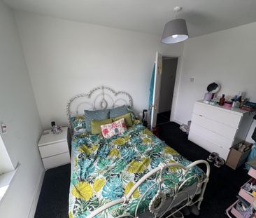 3 bedroom end of terrace house to rent - Photo 4