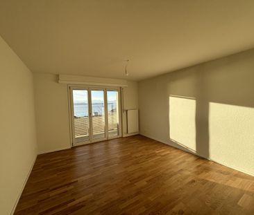 2081 – Superb 4-room apartment renovated on the 1st floor - Photo 1