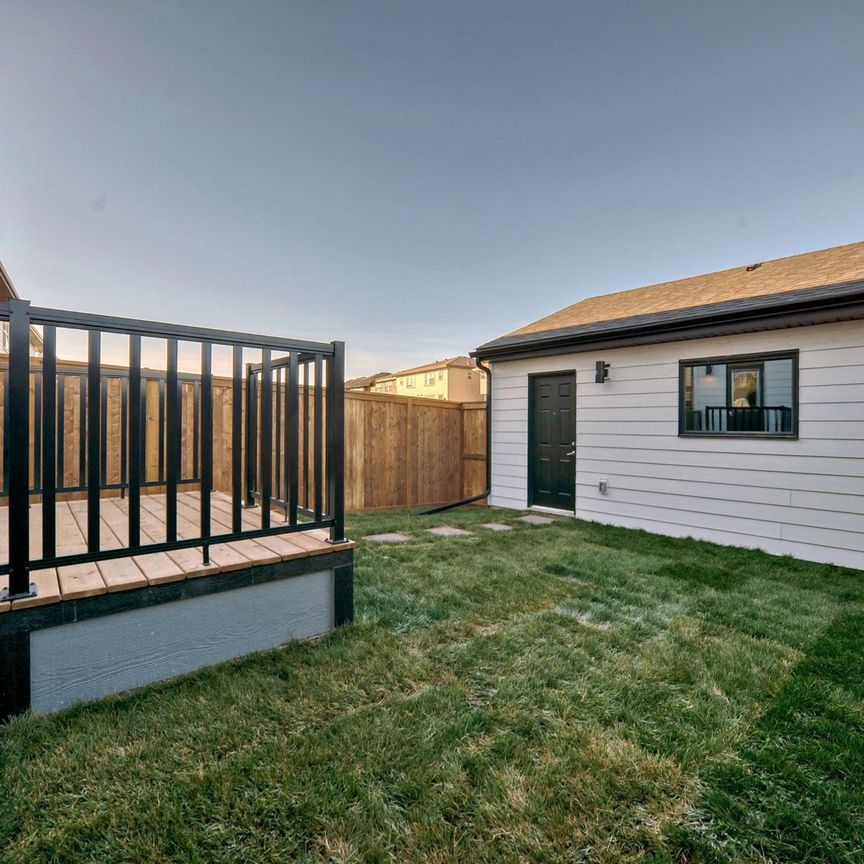 1074 Mahogany Blvd SE, Alberta, T3M 3T6, Calgary - Photo 1