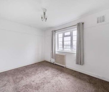 Courtlands Sheen Road, Richmond, TW10 - Photo 4