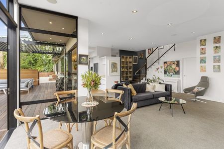 Stunning Executive Home with Harbour Views in Bush Clad Setting - Photo 3