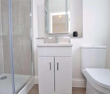 Flat A, James House, Grosvenor Road, Aldershot, Hampshire, GU11 - Photo 6