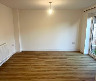 4 bedroom detached house to rent - Photo 1