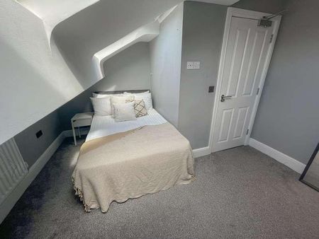 Halsbury Road, L6 - Photo 2