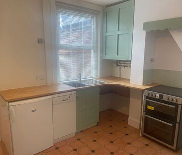 2 bedroom terraced house to rent - Photo 3